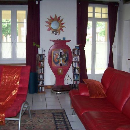 Grande Maison Atypique Le Burgaud Bagian luar foto