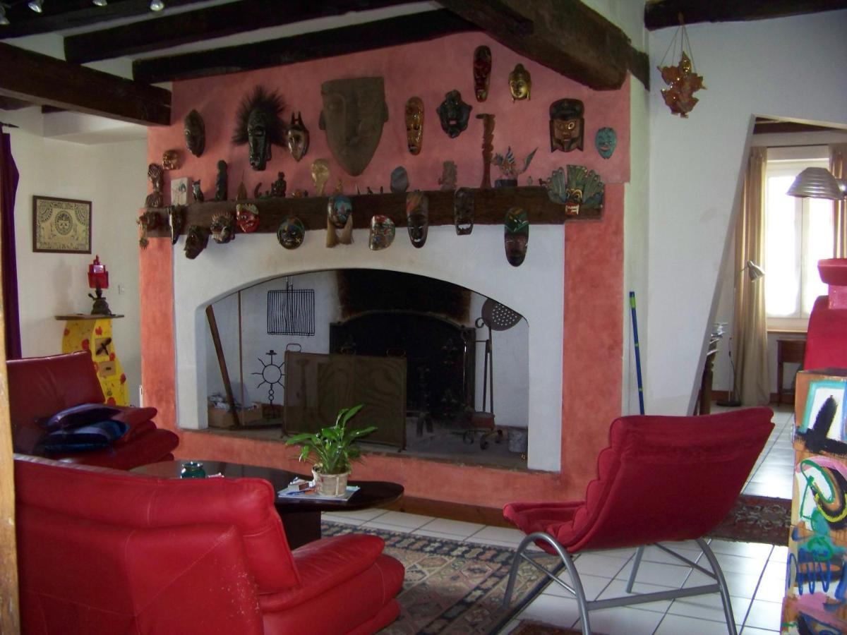 Grande Maison Atypique Le Burgaud Bagian luar foto