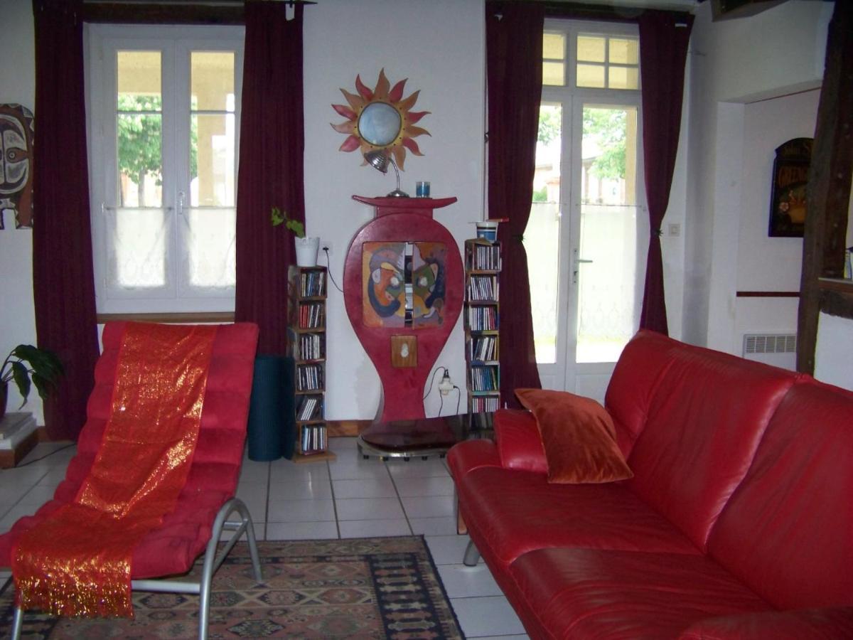 Grande Maison Atypique Le Burgaud Bagian luar foto